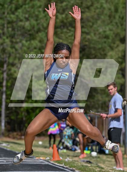 Thumbnail 2 in Apex Lions' Relays photogallery.