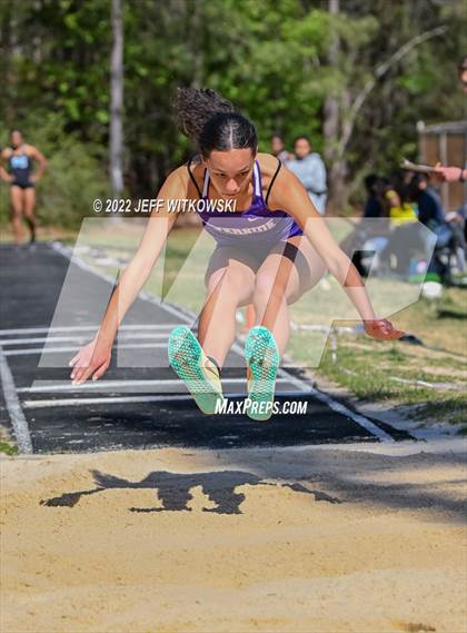 Thumbnail 3 in Apex Lions' Relays photogallery.