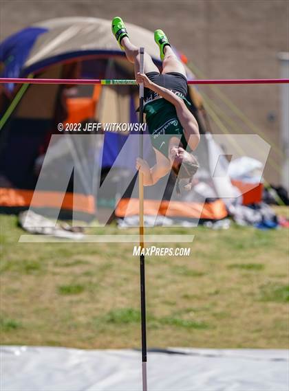 Thumbnail 1 in Apex Lions' Relays photogallery.