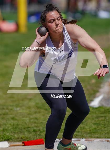 Thumbnail 1 in Apex Lions' Relays photogallery.