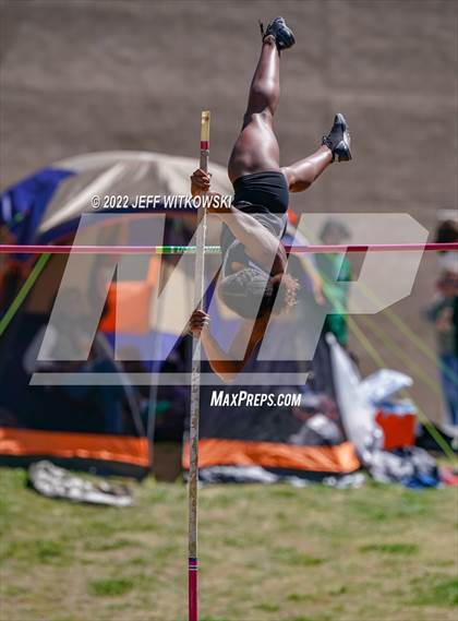 Thumbnail 2 in Apex Lions' Relays photogallery.