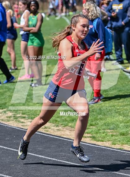 Thumbnail 2 in Apex Lions' Relays photogallery.
