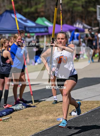 Thumbnail 1 in Apex Lions' Relays photogallery.