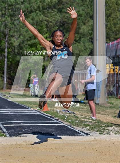 Thumbnail 2 in Apex Lions' Relays photogallery.