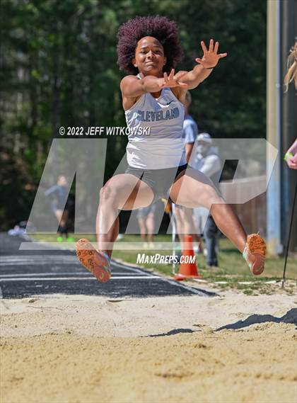 Thumbnail 2 in Apex Lions' Relays photogallery.