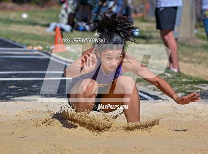 Thumbnail 3 in Apex Lions' Relays photogallery.