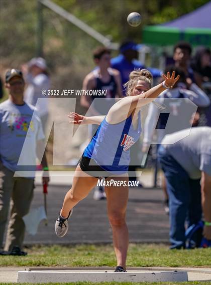 Thumbnail 1 in Apex Lions' Relays photogallery.