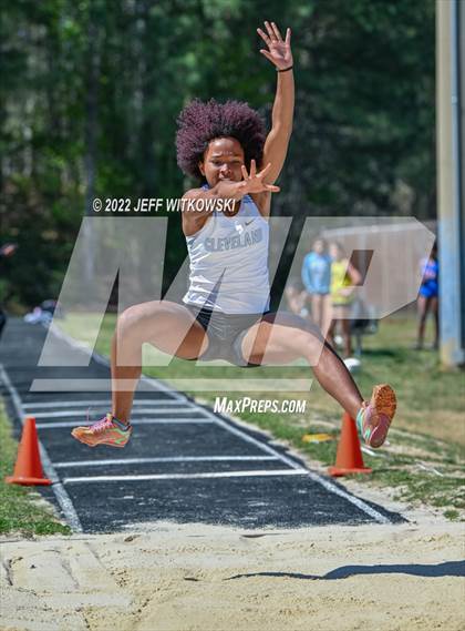 Thumbnail 3 in Apex Lions' Relays photogallery.