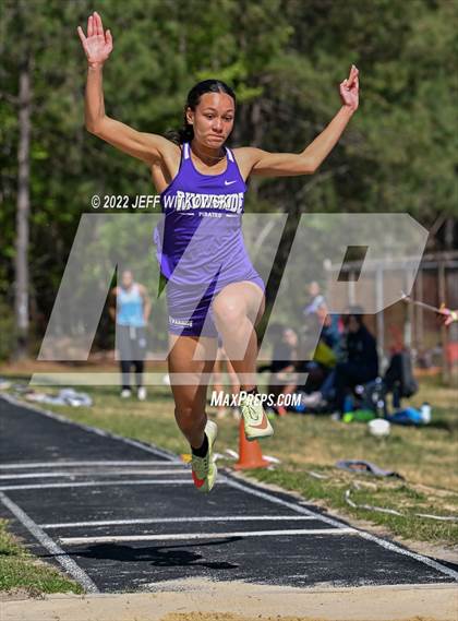 Thumbnail 3 in Apex Lions' Relays photogallery.