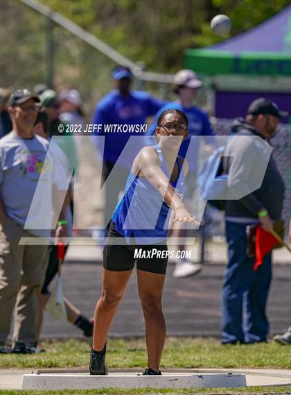Thumbnail 3 in Apex Lions' Relays photogallery.