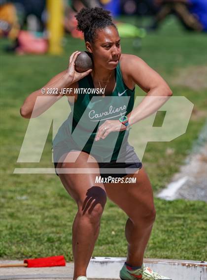 Thumbnail 3 in Apex Lions' Relays photogallery.