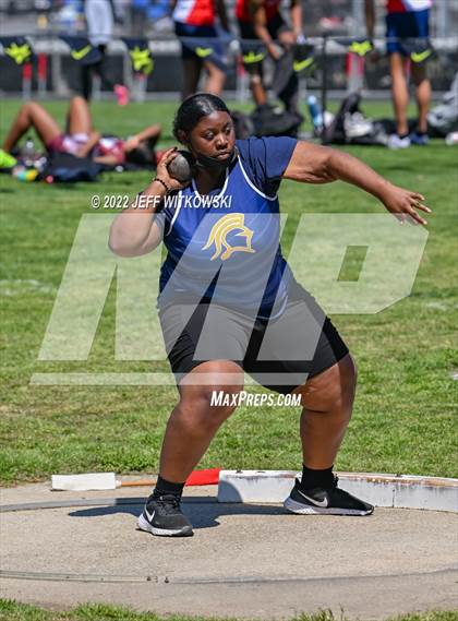 Thumbnail 1 in Apex Lions' Relays photogallery.