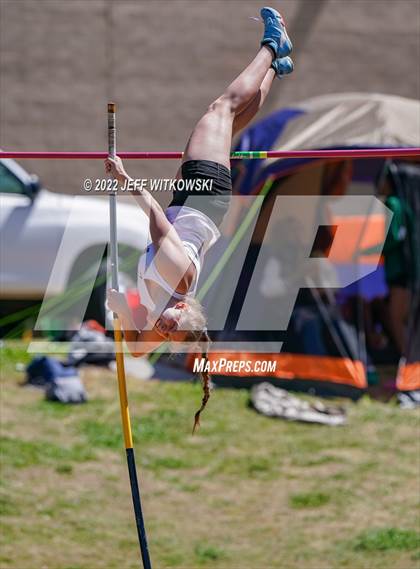 Thumbnail 1 in Apex Lions' Relays photogallery.