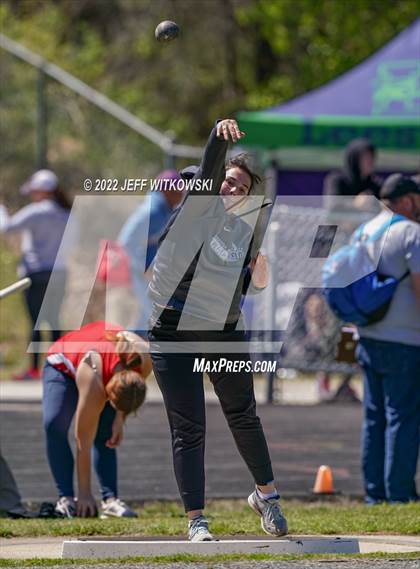 Thumbnail 3 in Apex Lions' Relays photogallery.