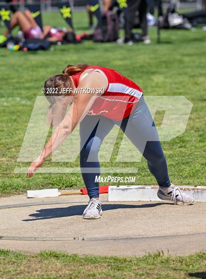 Thumbnail 2 in Apex Lions' Relays photogallery.