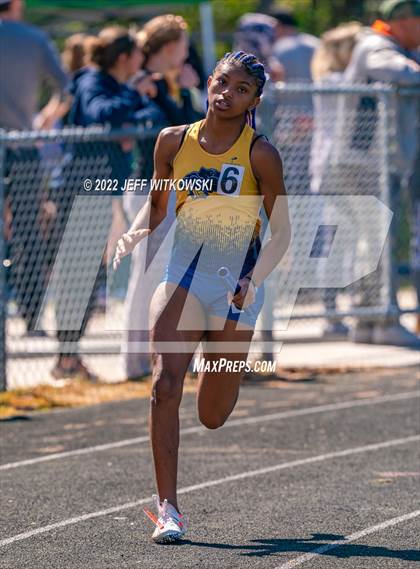 Thumbnail 3 in Apex Lions' Relays photogallery.