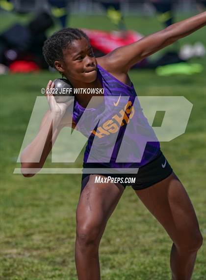 Thumbnail 1 in Apex Lions' Relays photogallery.