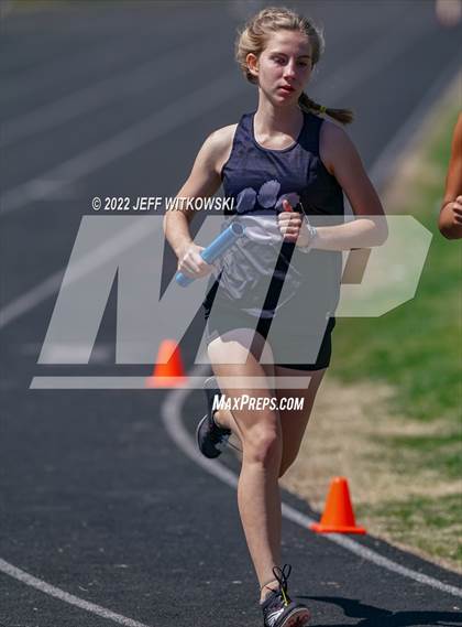 Thumbnail 2 in Apex Lions' Relays photogallery.