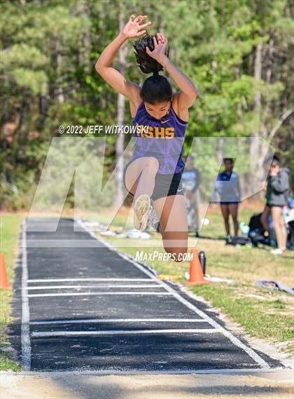 Thumbnail 3 in Apex Lions' Relays photogallery.