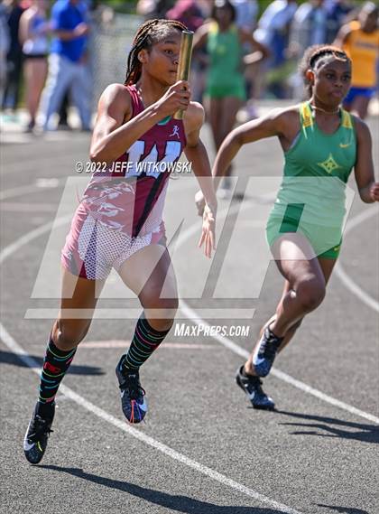 Thumbnail 1 in Apex Lions' Relays photogallery.