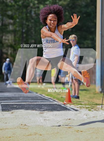 Thumbnail 2 in Apex Lions' Relays photogallery.