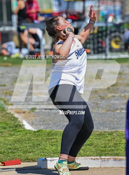 Thumbnail 2 in Apex Lions' Relays photogallery.
