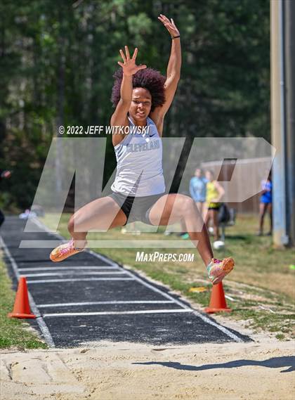 Thumbnail 2 in Apex Lions' Relays photogallery.
