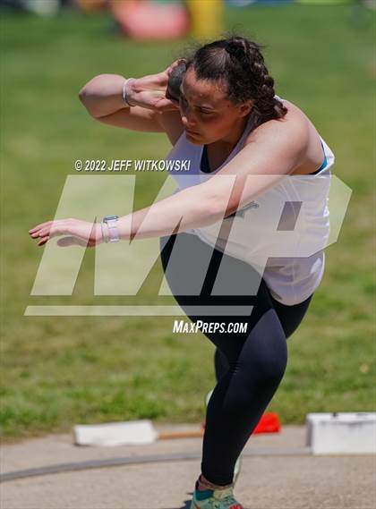 Thumbnail 3 in Apex Lions' Relays photogallery.