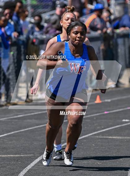 Thumbnail 2 in Apex Lions' Relays photogallery.