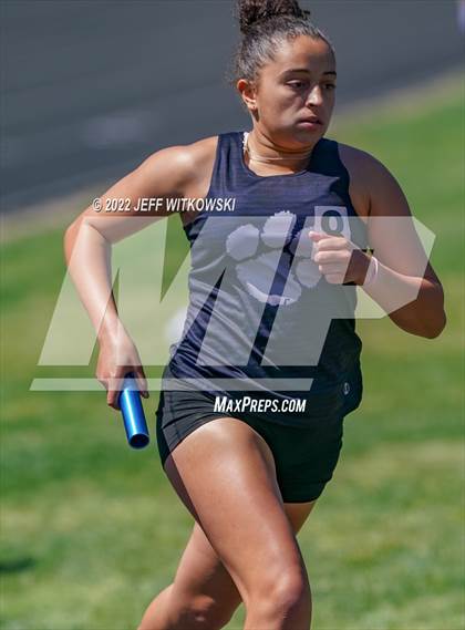Thumbnail 2 in Apex Lions' Relays photogallery.
