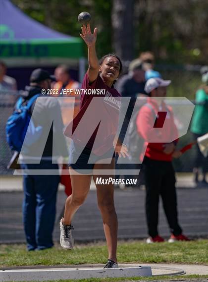 Thumbnail 1 in Apex Lions' Relays photogallery.