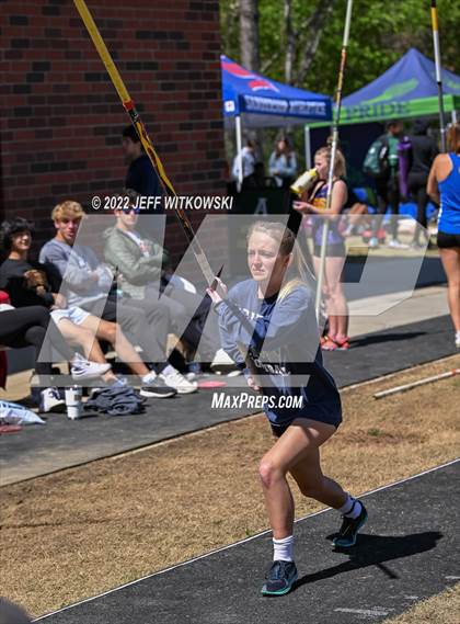 Thumbnail 3 in Apex Lions' Relays photogallery.