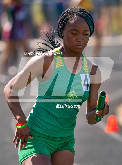 Thumbnail 3 in Apex Lions' Relays photogallery.