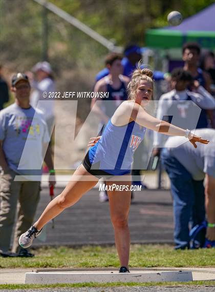 Thumbnail 2 in Apex Lions' Relays photogallery.