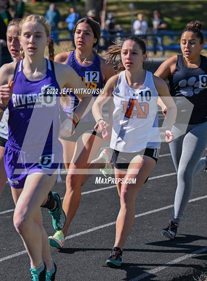 Thumbnail 1 in Apex Lions' Relays photogallery.