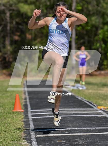 Thumbnail 3 in Apex Lions' Relays photogallery.