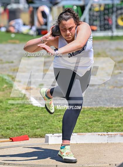 Thumbnail 1 in Apex Lions' Relays photogallery.