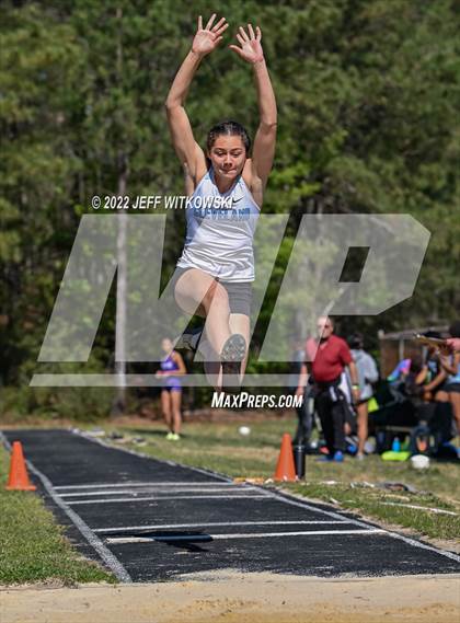 Thumbnail 1 in Apex Lions' Relays photogallery.