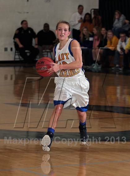 Thumbnail 2 in Gatlinburg-Pittman vs. Alcoa (TSSAA 2AA Regional Semifinal) photogallery.