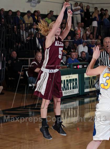 Thumbnail 1 in Gatlinburg-Pittman vs. Alcoa (TSSAA 2AA Regional Semifinal) photogallery.
