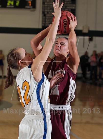 Thumbnail 1 in Gatlinburg-Pittman vs. Alcoa (TSSAA 2AA Regional Semifinal) photogallery.