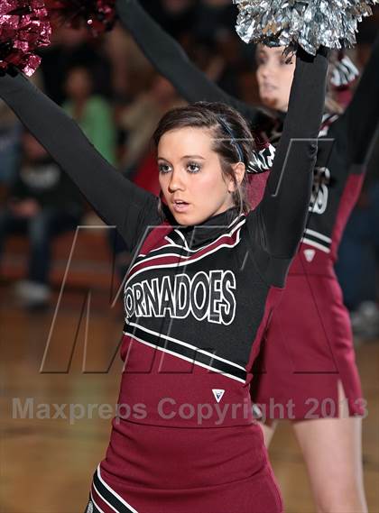 Thumbnail 2 in Gatlinburg-Pittman vs. Alcoa (TSSAA 2AA Regional Semifinal) photogallery.