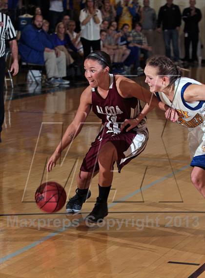 Thumbnail 2 in Gatlinburg-Pittman vs. Alcoa (TSSAA 2AA Regional Semifinal) photogallery.