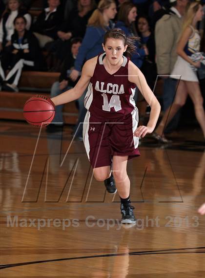 Thumbnail 1 in Gatlinburg-Pittman vs. Alcoa (TSSAA 2AA Regional Semifinal) photogallery.