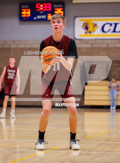 Thumbnail 3 in Fresno Christian vs. Ridgeview photogallery.