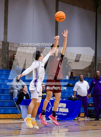 Thumbnail 3 in Fresno Christian vs. Ridgeview photogallery.