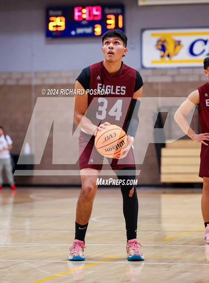 Thumbnail 3 in Fresno Christian vs. Ridgeview photogallery.
