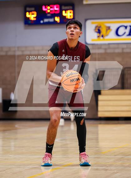 Thumbnail 3 in Fresno Christian vs. Ridgeview photogallery.