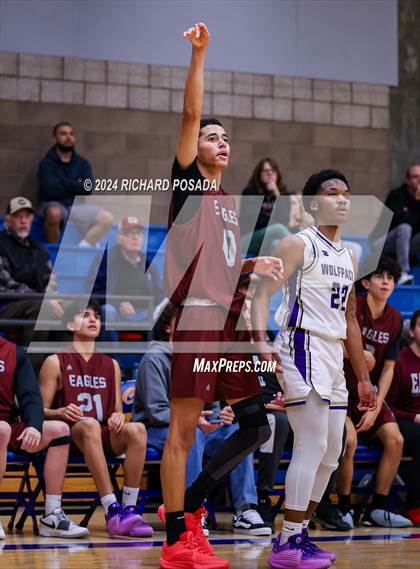 Thumbnail 2 in Fresno Christian vs. Ridgeview photogallery.