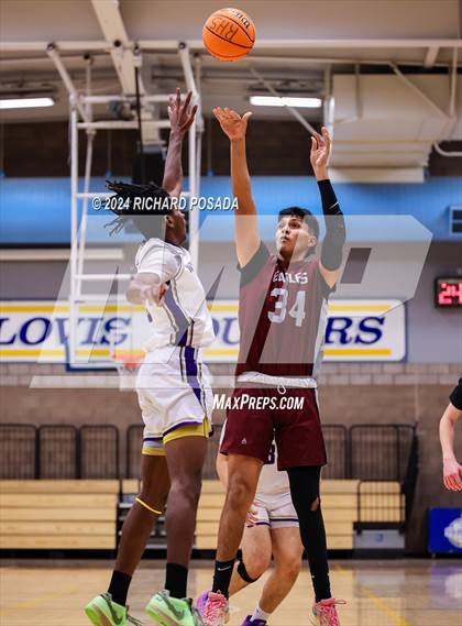 Thumbnail 2 in Fresno Christian vs. Ridgeview photogallery.